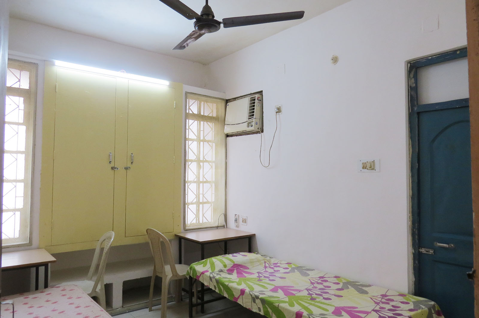 Hostel 6